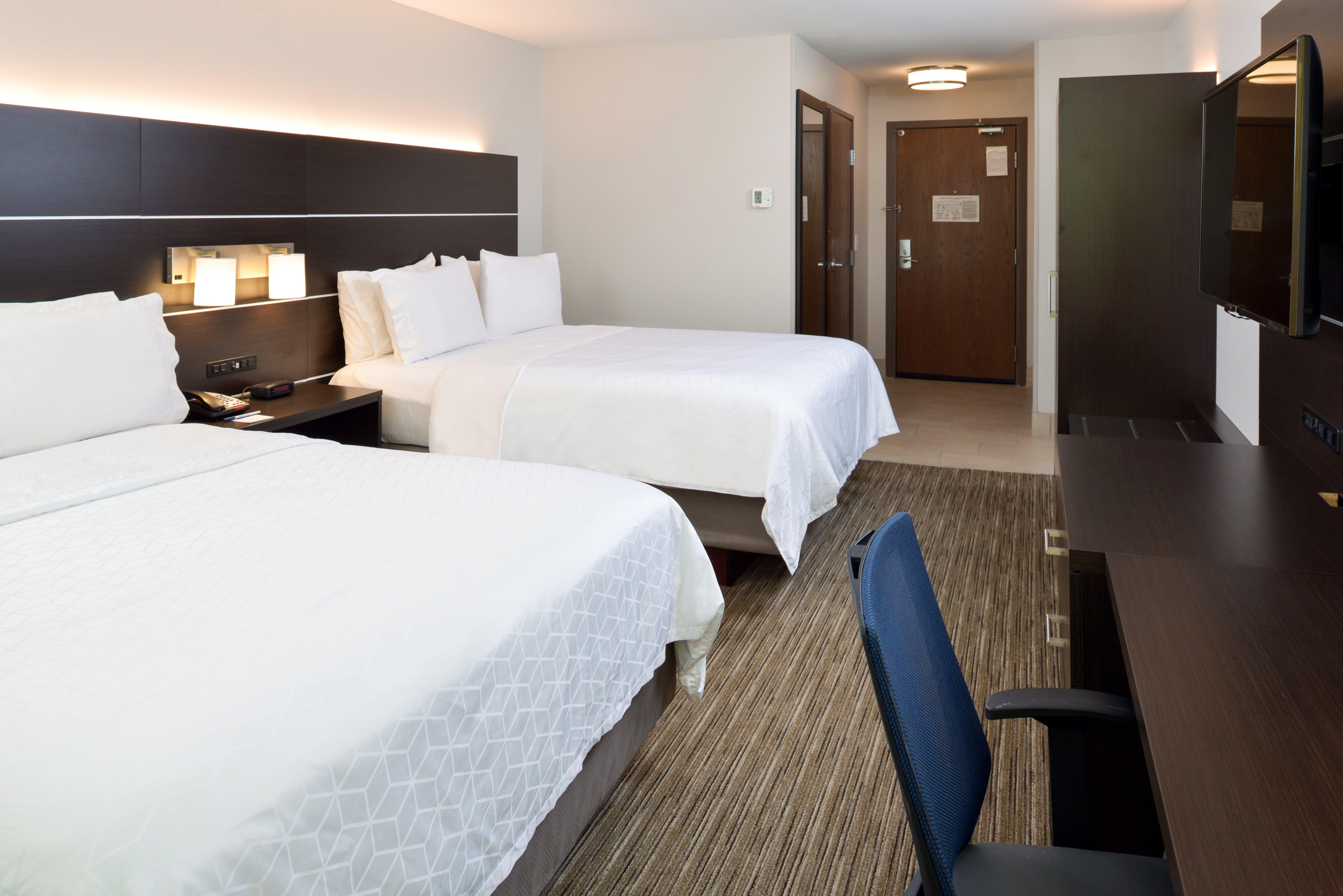 Holiday Inn Express & Suites Pueblo By Ihg Exterior foto
