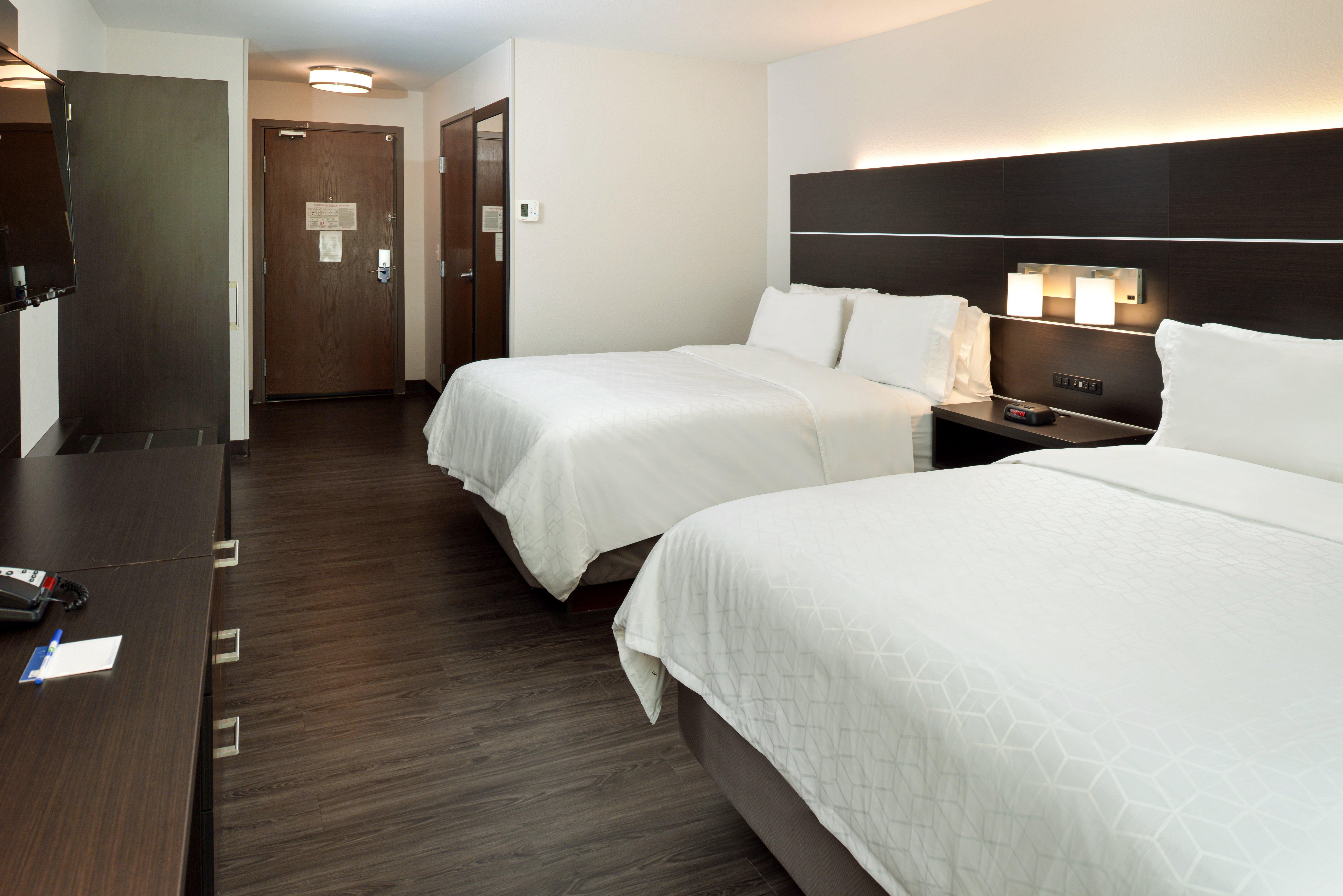 Holiday Inn Express & Suites Pueblo By Ihg Exterior foto