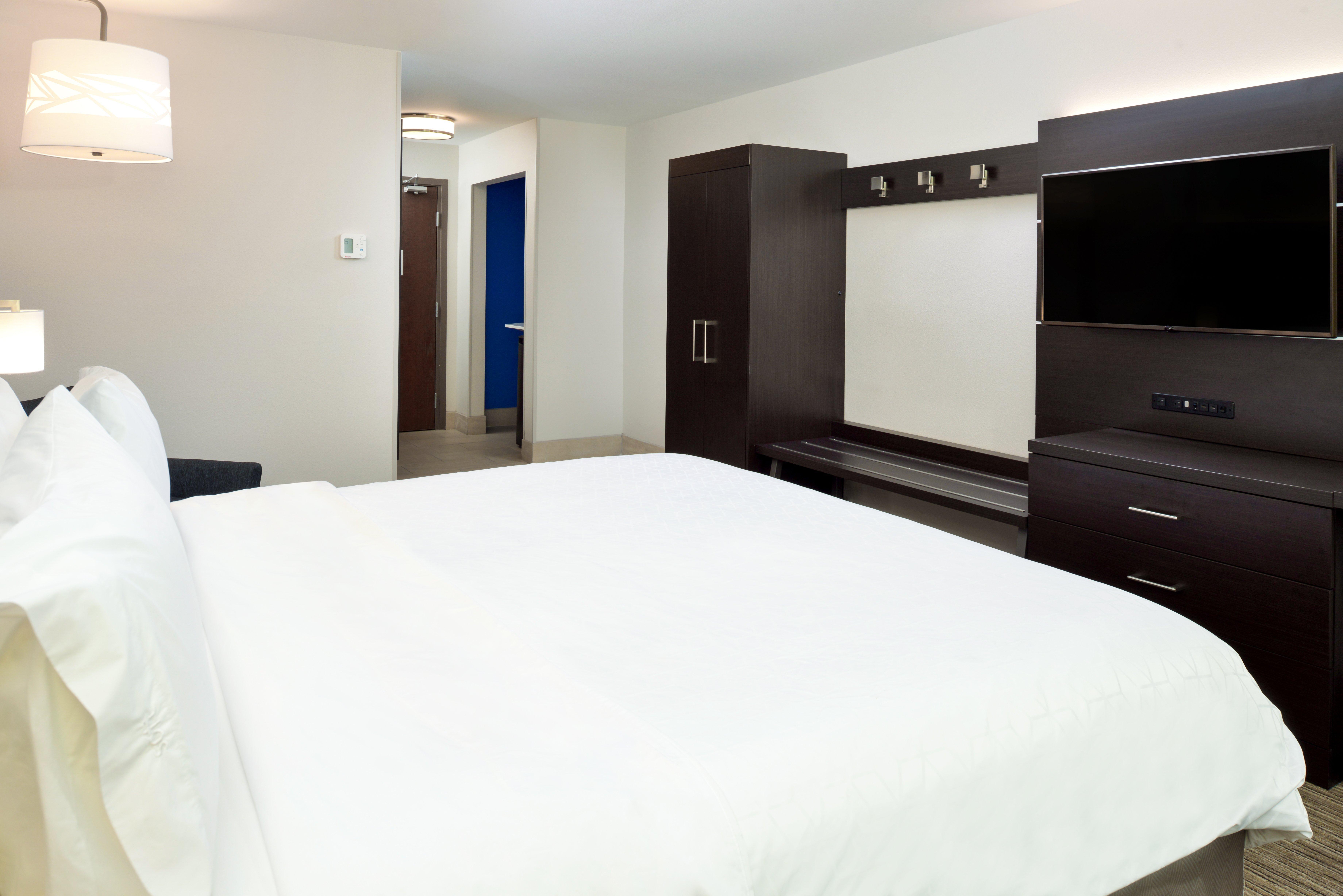 Holiday Inn Express & Suites Pueblo By Ihg Exterior foto