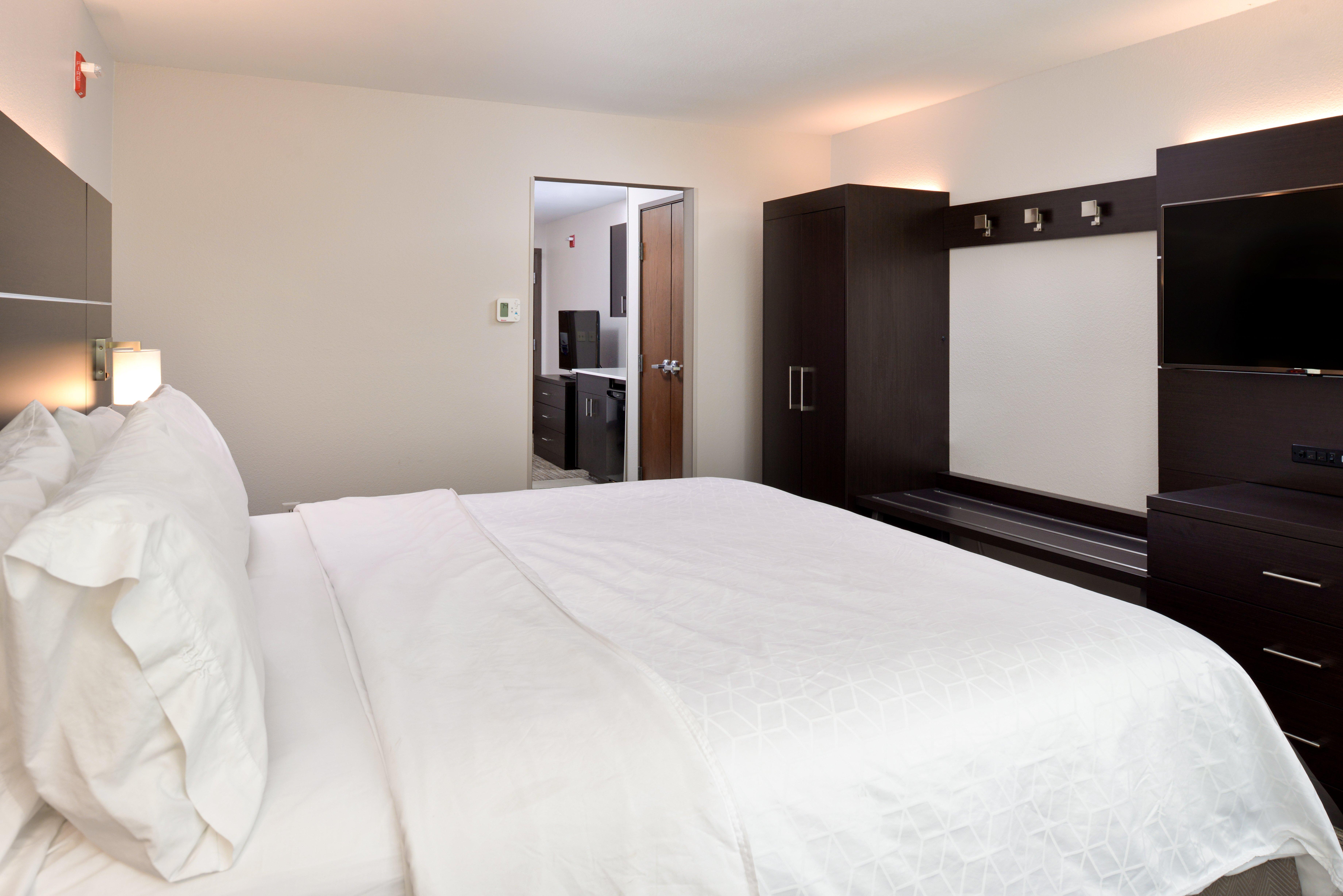 Holiday Inn Express & Suites Pueblo By Ihg Exterior foto