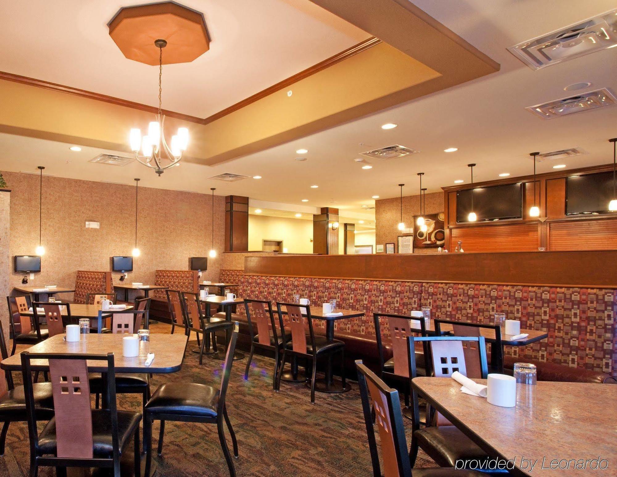 Holiday Inn Express & Suites Pueblo By Ihg Restaurante foto