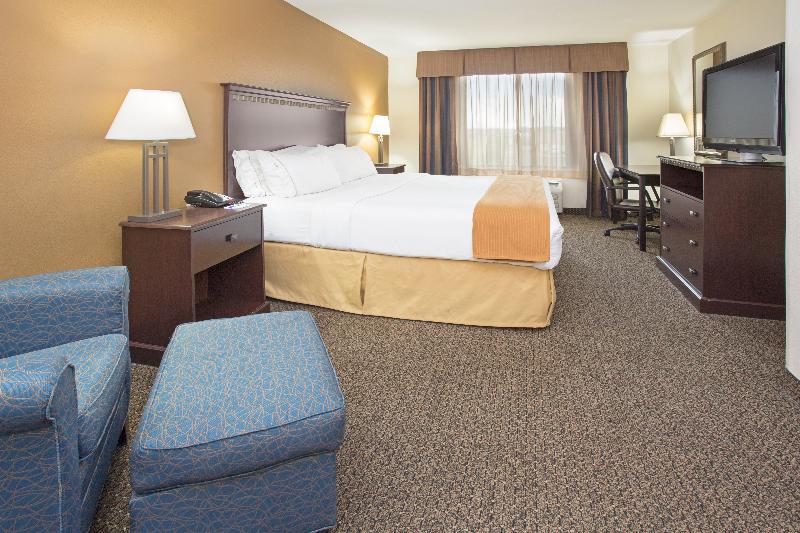 Holiday Inn Express & Suites Pueblo By Ihg Exterior foto